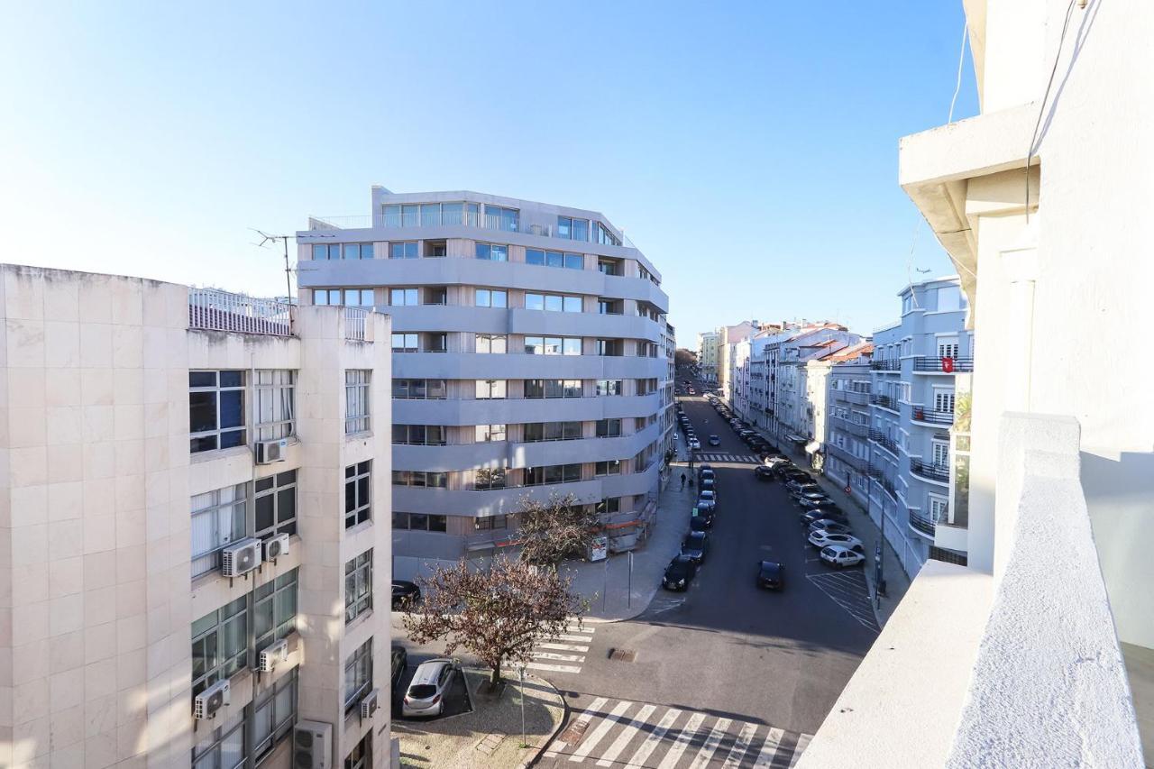 Апартаменты Marques De Pombal Duplex With Terrace By Homing Лиссабон Экстерьер фото